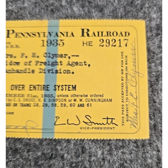 1935 Pennsylvania Railroad System Pass #HE29217 Paper Signed - Picture 2 of 6